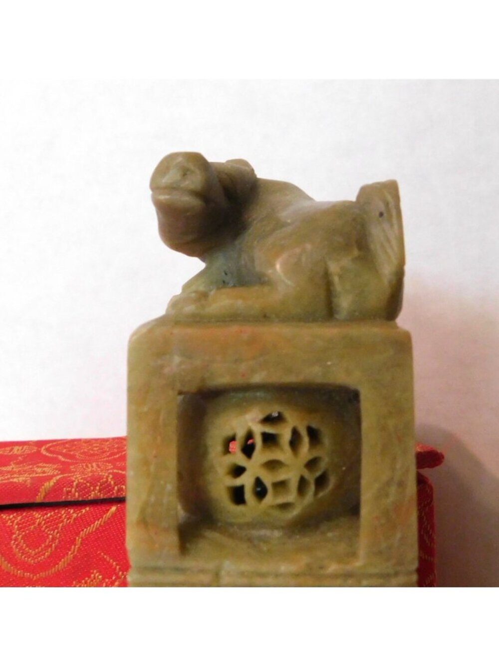 Chinese Carved Seal Stamp "Dolly" Vintage 1980s Soapstone Decorative Box - Picture 10 of 15